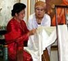 Ani SBY dan Menantu Promosikan Kain Tenun